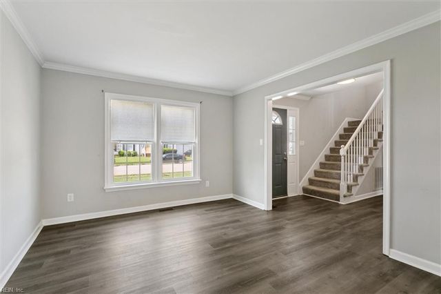 10 Pine Lake CT, Hampton, VA 23669