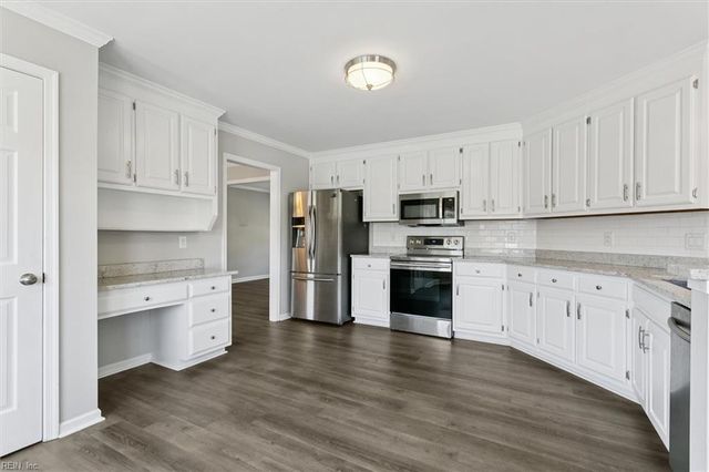 10 Pine Lake CT, Hampton, VA 23669