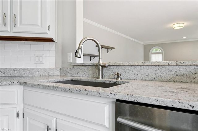 10 Pine Lake CT, Hampton, VA 23669