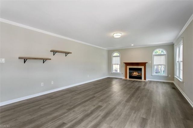 10 Pine Lake CT, Hampton, VA 23669