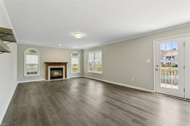 10 Pine Lake CT, Hampton, VA 23669