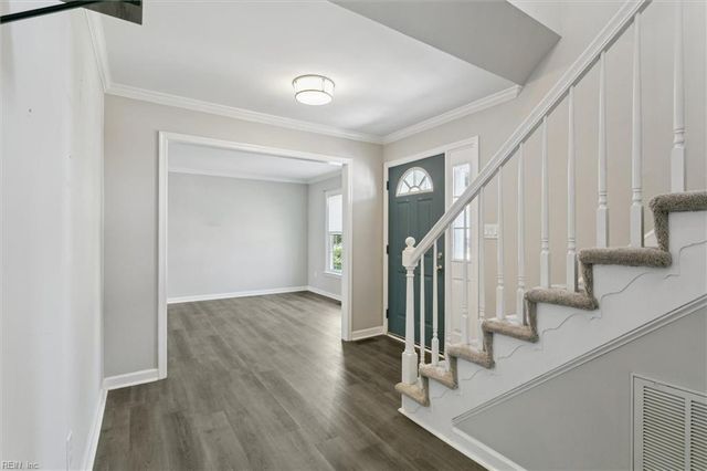 10 Pine Lake CT, Hampton, VA 23669