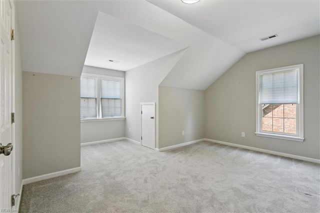 10 Pine Lake CT, Hampton, VA 23669