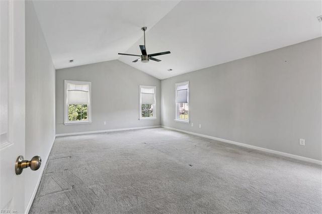 10 Pine Lake CT, Hampton, VA 23669