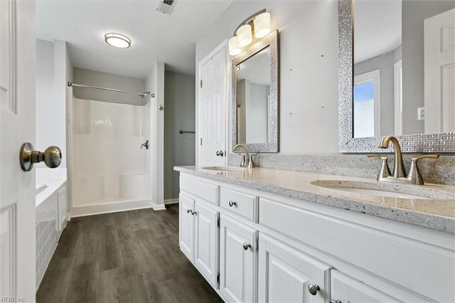 10 Pine Lake CT, Hampton, VA 23669