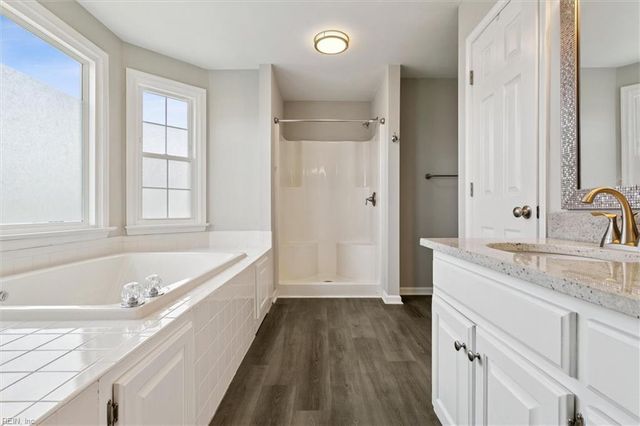 10 Pine Lake CT, Hampton, VA 23669