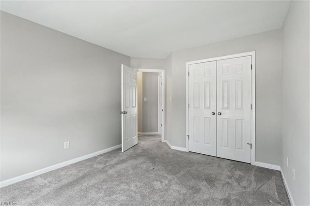 10 Pine Lake CT, Hampton, VA 23669