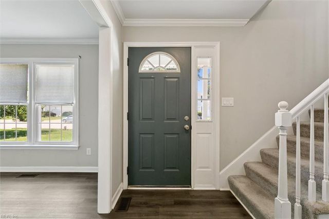 10 Pine Lake CT, Hampton, VA 23669
