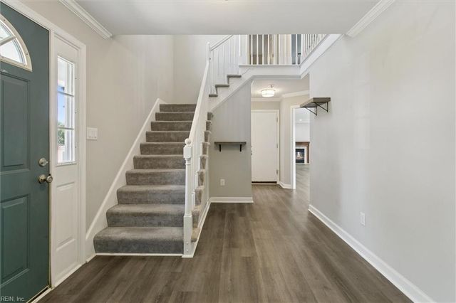 10 Pine Lake CT, Hampton, VA 23669