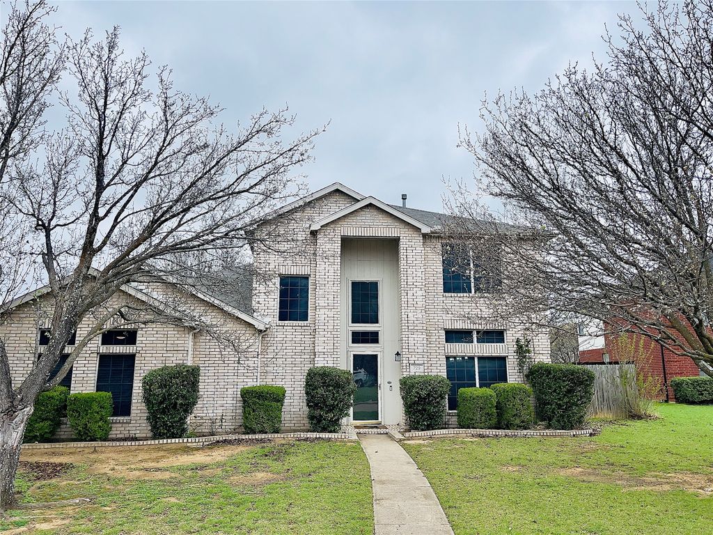 729 Wedgewood Drive, Desoto, TX 75115