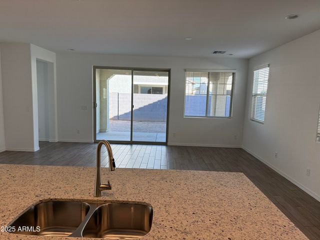 10270 W INDIANOLA Avenue, Avondale, AZ 85392