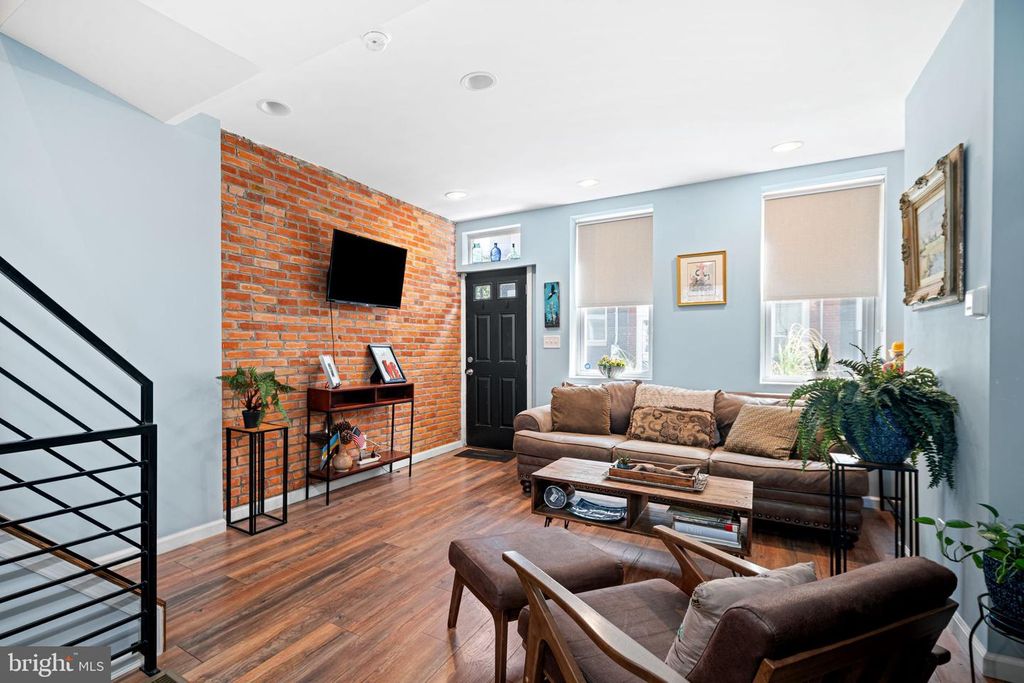 1536 S CAPITOL ST, PHILADELPHIA, PA 19146 — exterior