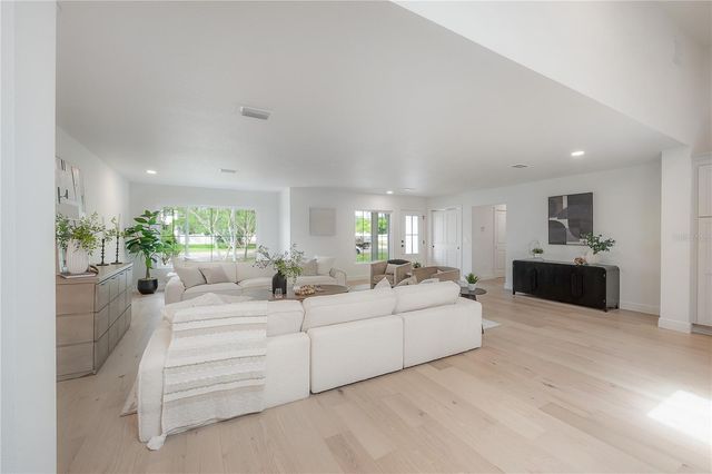 471 W DAVIS BOULEVARD, Tampa, FL 33606