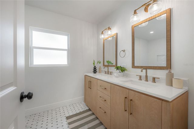 471 W DAVIS BOULEVARD, Tampa, FL 33606