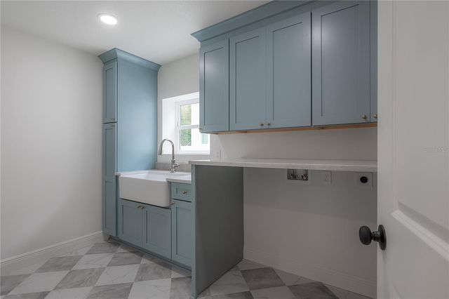 471 W DAVIS BOULEVARD, Tampa, FL 33606