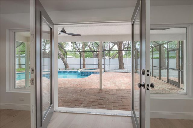 471 W DAVIS BOULEVARD, Tampa, FL 33606