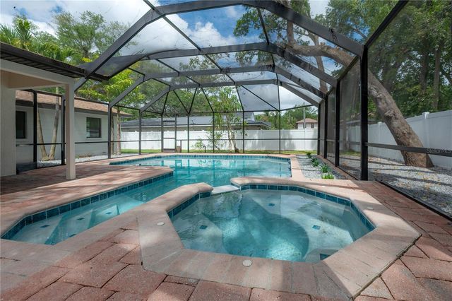 471 W DAVIS BOULEVARD, Tampa, FL 33606