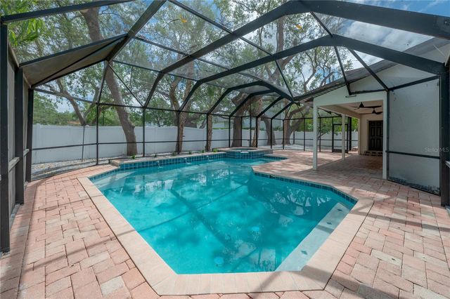 471 W DAVIS BOULEVARD, Tampa, FL 33606