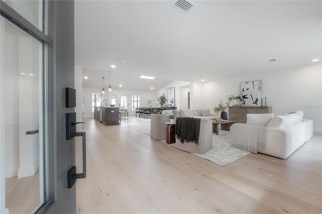 471 W DAVIS BOULEVARD, Tampa, FL 33606