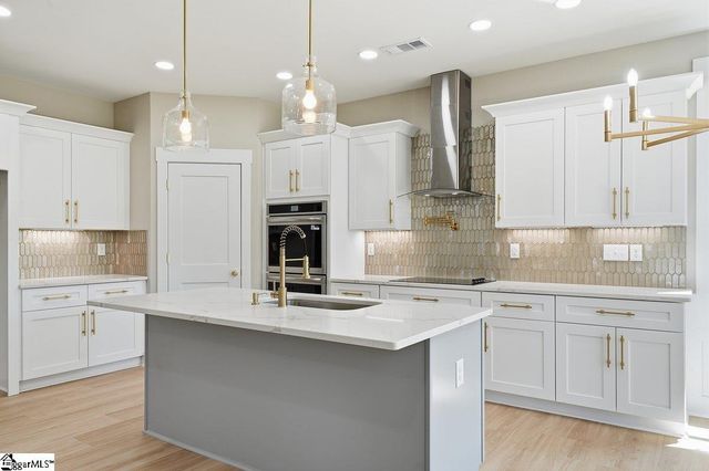 12 Briarwood Court, Simpsonville, SC 29681