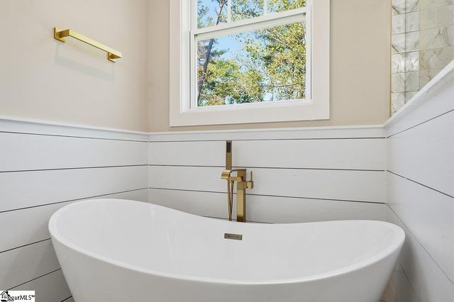 12 Briarwood Court, Simpsonville, SC 29681