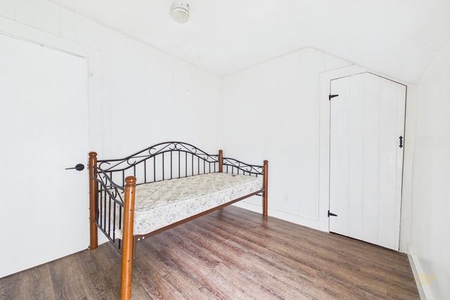 887 Shawmut Ave, New Bedford, MA 02746