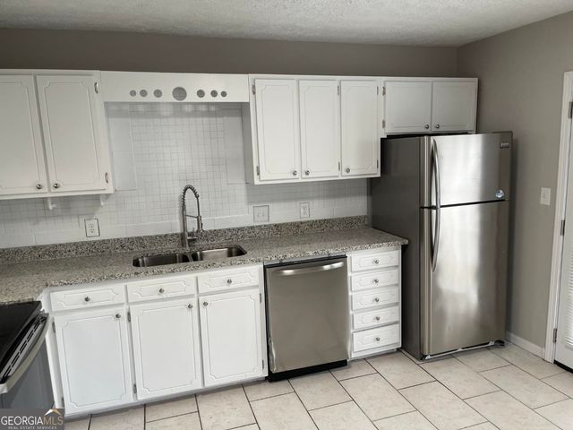 859 Park Place A, Conyers, GA 30012