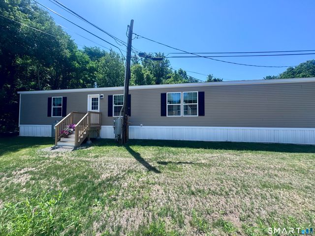 11 School Ground Road 13, Branford, CT 06405