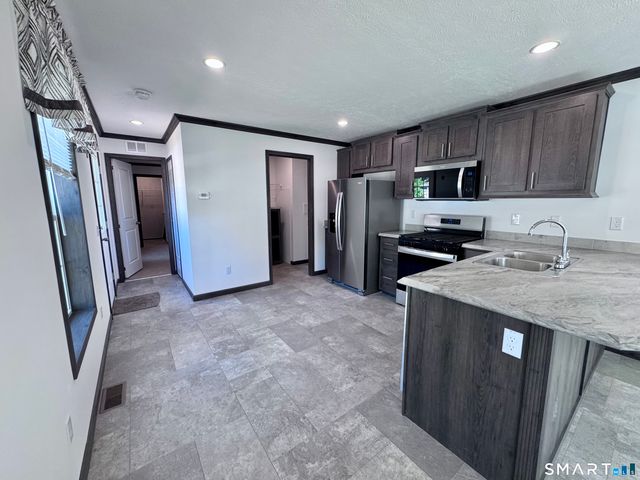 11 School Ground Road 13, Branford, CT 06405