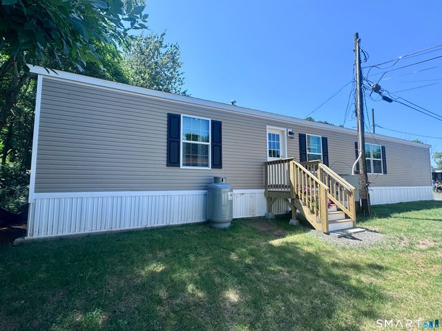 11 School Ground Road 13, Branford, CT 06405
