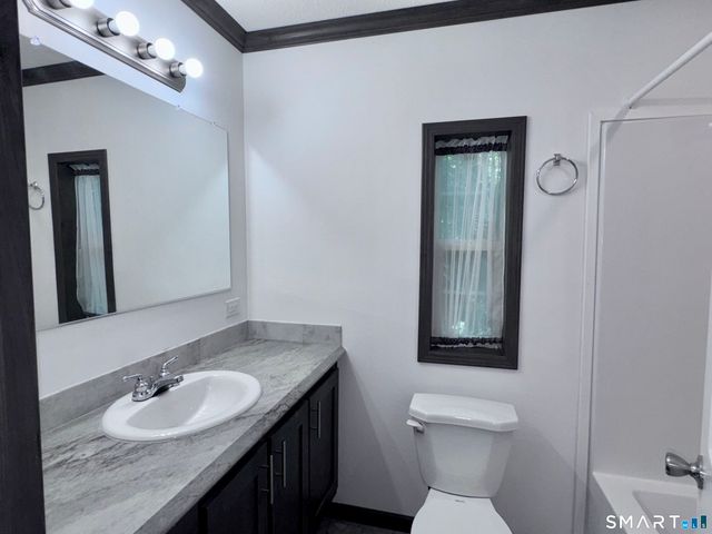 11 School Ground Road 13, Branford, CT 06405