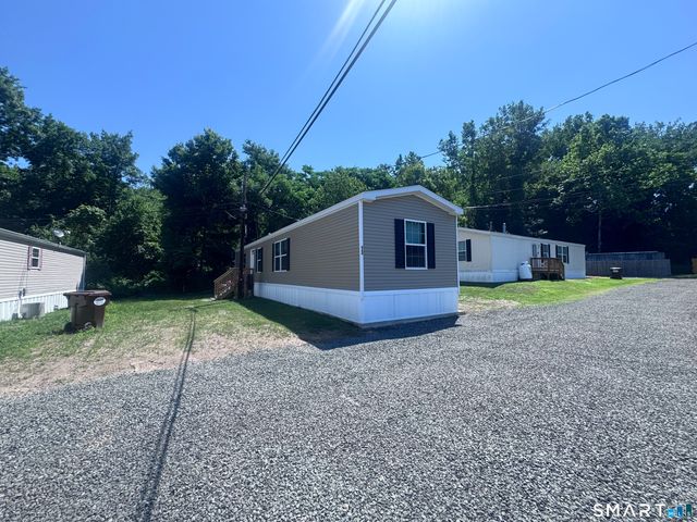 11 School Ground Road 13, Branford, CT 06405