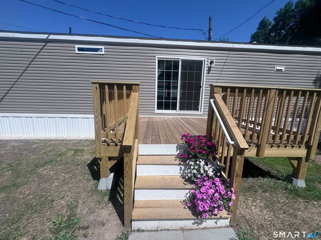 11 School Ground Road 13, Branford, CT 06405