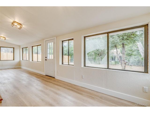 6870 Snead St, Colorado Springs, CO 80911