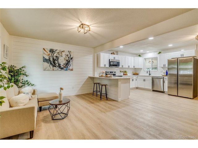 6870 Snead St, Colorado Springs, CO 80911