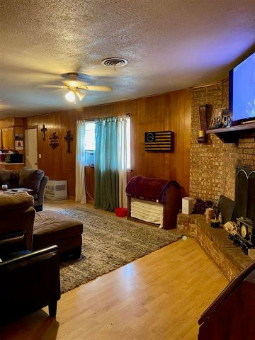 9740 E 1880 Rd, Comanche, OK 73529