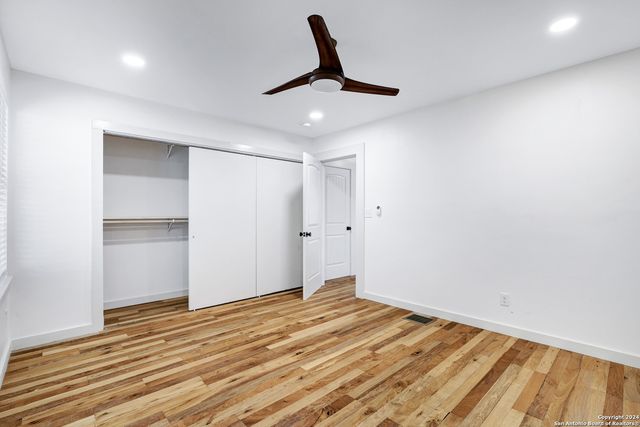 1613 N OLIVE ST, San Antonio, TX 78208