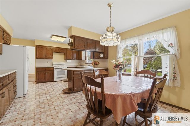 1177 Aaron Road, North Brunswick, NJ 08902