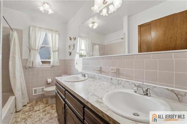 1177 Aaron Road, North Brunswick, NJ 08902