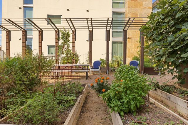 1600 Barton Springs RD 4205, Austin, TX 78704