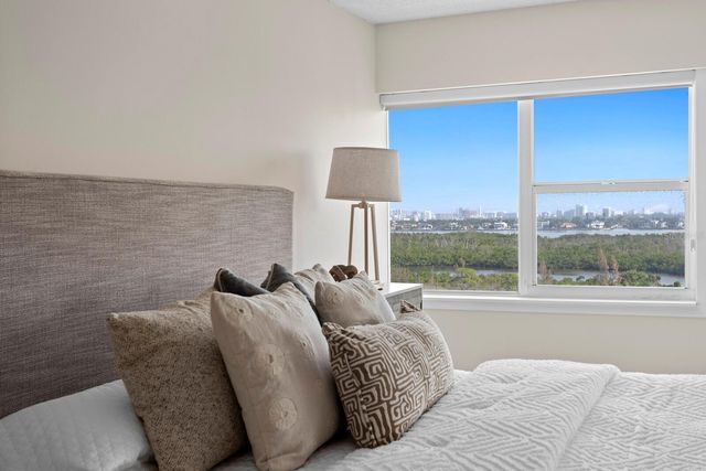 1750 BENJAMIN FRANKLIN DRIVE 9G, Sarasota, FL 34236