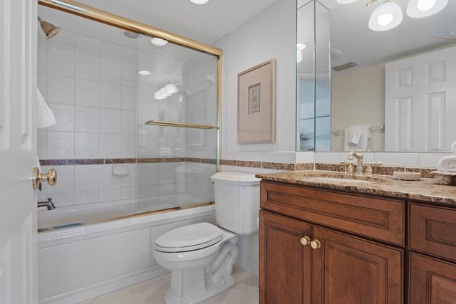 1750 BENJAMIN FRANKLIN DRIVE 9G, Sarasota, FL 34236