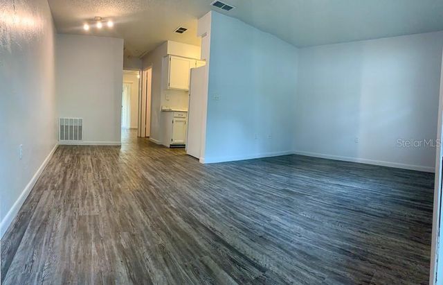 1213 NW 39TH AVENUE B4, Gainesville, FL 32609