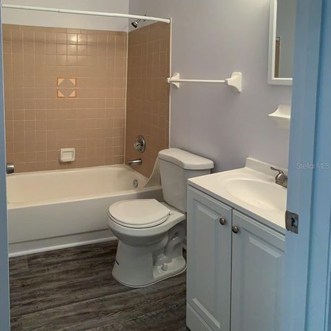 1213 NW 39TH AVENUE B4, Gainesville, FL 32609