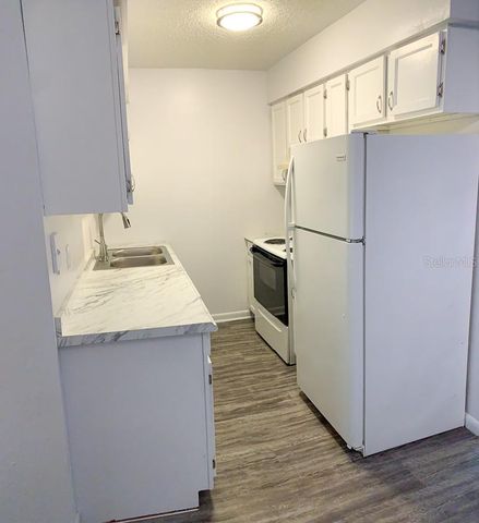 1213 NW 39TH AVENUE B4, Gainesville, FL 32609