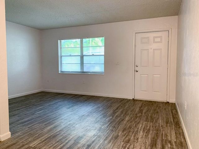 1213 NW 39TH AVENUE B4, Gainesville, FL 32609