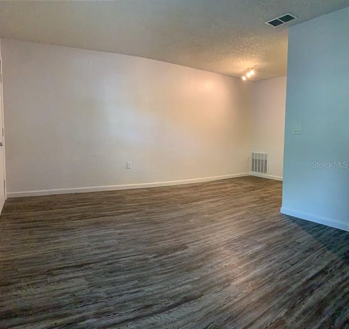 1213 NW 39TH AVENUE B4, Gainesville, FL 32609