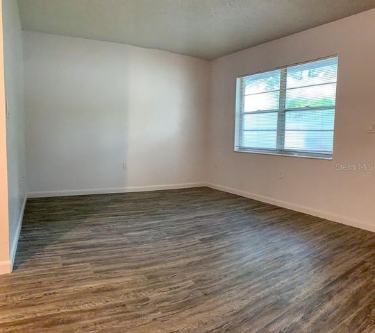 1213 NW 39TH AVENUE B4, Gainesville, FL 32609