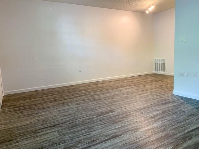 1213 NW 39TH AVENUE B4, Gainesville, FL 32609