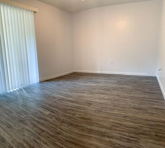 1213 NW 39TH AVENUE B4, Gainesville, FL 32609